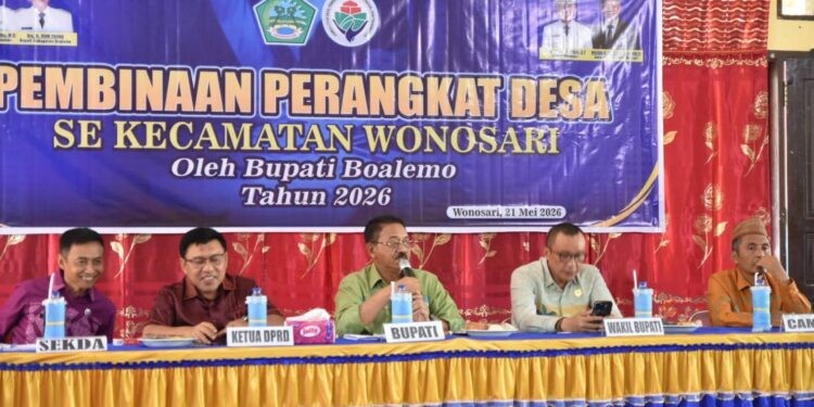 Bupati Boalemo, Rum Pagau, membuka pembinaan perangkat desa se kecamatan Wonosari, Kamis (21/05/2026) (Prokopim Boalemo)