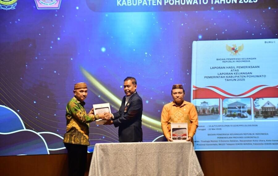 Bupati Pohuwato, Saipul Mbuinga, didampingi ketua DPRD meraih WTP, Senin (25/05/2026) (Iwan Karim Prokopim Pohuwato)