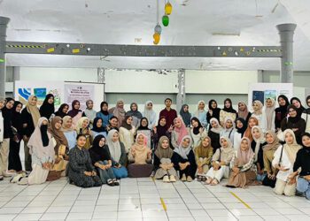 Mahasiswa jurusan Pendidikan Guru Sekolah Dasar menggelar Pameran Seni Rupa di gedung Budaya kampus 1 UNG, pada 23-24 Mei 2026