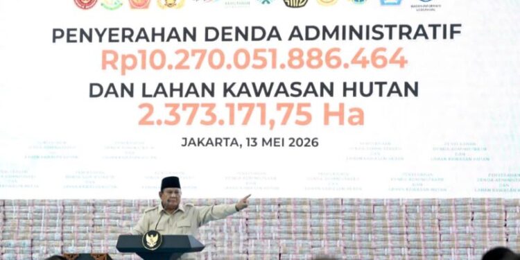 Presiden Prabowo Subianto dalam Penyerahan Denda Administratif dan Lahan Kawasan Hutan di Kejaksaan Agung, Jakarta, Rabu (13/5/2026). (ANTARA/HO-BPMI Sekretariat Presiden)