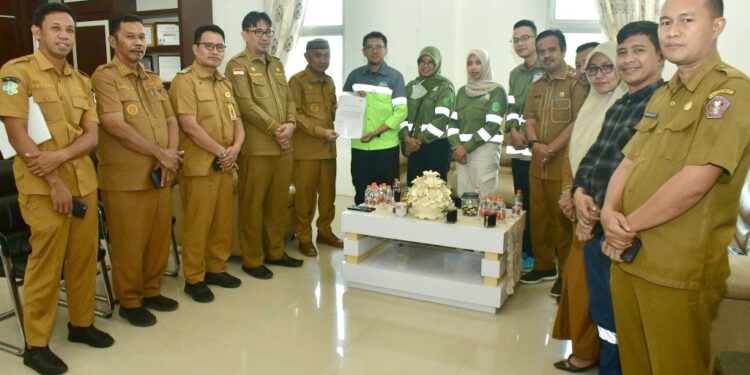 Bupati Pohuwato, Saipul Mbuinga, menerima kunjungan PT PIN, (Prokopim Pohuwato). (foto.istimewa)
