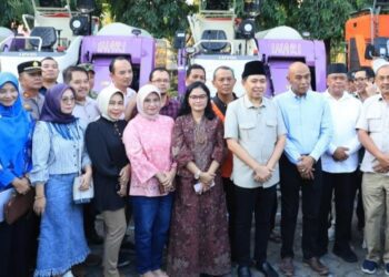 Foto bersama Bupati Jember Muhammad fawait berama ASN