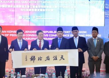 Bupati Jember Muhammad fawait menerima Konsulat Jenderal Republik Rakyat Tiongkok di Surabaya dalam rangka penjajakan kerja sama Sister City
