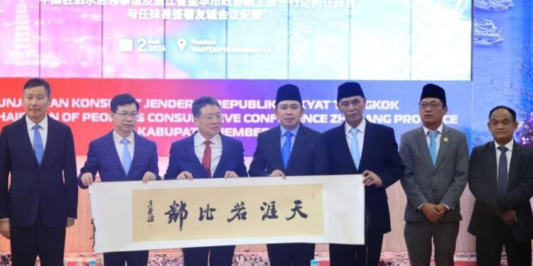 Bupati Jember Muhammad fawait menerima Konsulat Jenderal Republik Rakyat Tiongkok di Surabaya dalam rangka penjajakan kerja sama Sister City