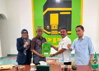 Penyerahan SK Ketua DPC PPP Kabupaten Gorontalo, Usman T Rajak, (Istimewa)