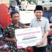 Bupati Jember memberikan bantuan alat pada kelompok tani Gemah Ripah