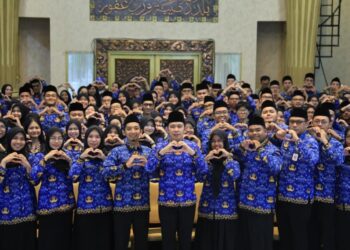 Bupati Jember Muhammad fawait berama ASN Jember