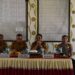 Bupati Boalemo, Rum Pagau, memimpin rapat di kecamatan Paguyaman, Senin (08/06/2026) (Prokopim Boalemo)