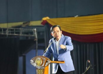 Bupati Jember Muhammad fawait saat sambutan di acara Grand Final Gus dan Ning Jember