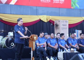 Bupati Jember Muhammad fawait menyampaikan pesan di hadapan ribuan masyarakat Minggu (14/6/2026).