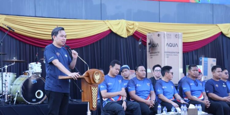 Bupati Jember Muhammad fawait menyampaikan pesan di hadapan ribuan masyarakat Minggu (14/6/2026).