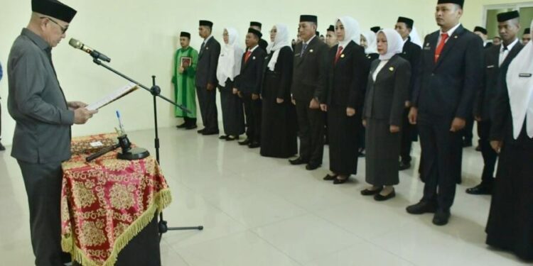 Bupati Pohuwato, Saipul Mbuinga, lantik 41 pejabat di lingkungan Pohuwato, (Iwan Karim Prokopim Pohuwato)
