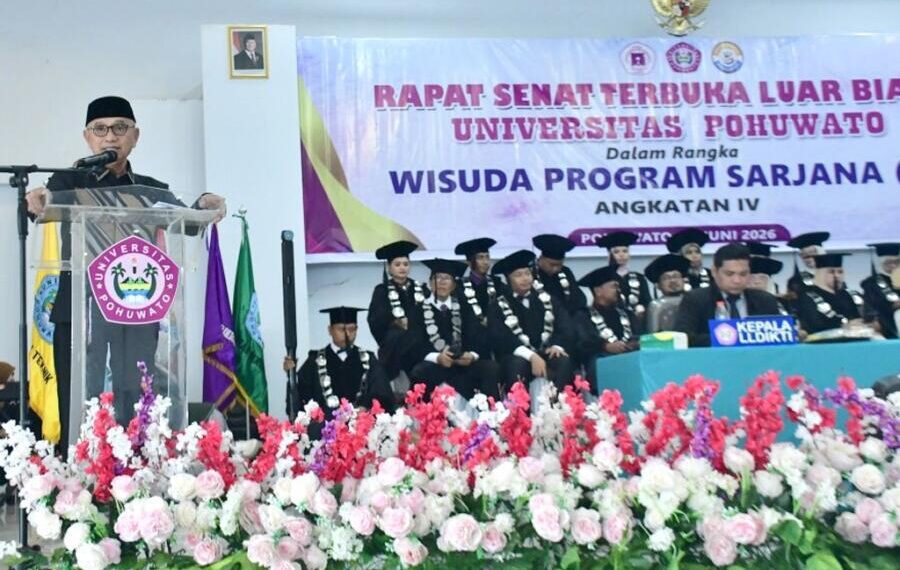Bupati Pohuwato, Saipul Mbuinga, memberikan sambutan acara wisuda Unipo, Kamis (18/06/2026) (Iwan Karim Ptokopim Pohuwato)