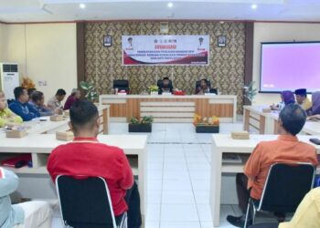 Bupati Pohuwato, Saipul Mbuinga, memberikan sambutan sosialisasi prinsip kepatuhan dan anti penyuapan, (Iwan Karim Prokopim Pohuwato)