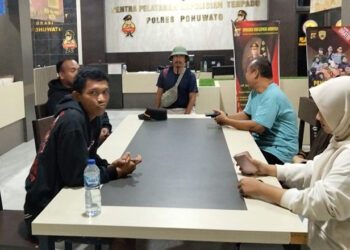 Proses penyelesaian perkara pidana di luar pengadilan ini disepakati setelah kedua belah pihak duduk bersama dan menandatangani surat pernyataan perdamaian resmi yang disaksikan langsung oleh penyidik Satreskrim Polres Pohuwato