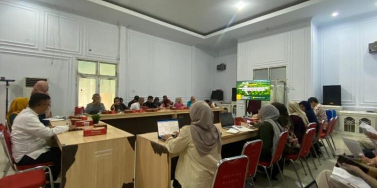 Bappeda Litbang Bone Bolango saat melakukan pemetaan komoditas dan baseline kondisi hulu di kabupaten bone bolango yang dilaksanakan di Aula Bappeda Litbang, Kamis (4/6/2026). (Foto Istimewa)
