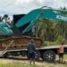 Satu unit alat berat excavator saat di amankan aparat Polres Pohuwato, Kamis (4/6/2026) (Istimewa)