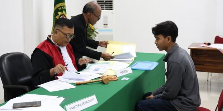 Sidang perdana inovasi PASTI MAPAN digelar di Kantor Dispendukcapil Jember untuk mempermudah pelayanan perubahan dokumen kependudukan, Jumat (26/6/2026).
