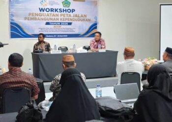 Bupati Boalemo, Rum Pagau, menutup workshop penguatan peta jalan pembangunan kependudukan, (Prokopim Boalemo)