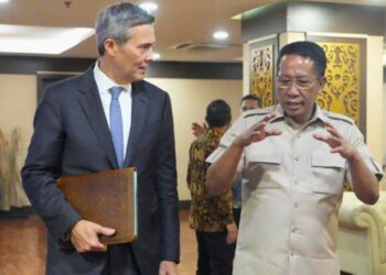 Menteri Hukum Supratman Andi Agtas (kanan) dalam pertemuan dengan Vice President of Government Affairs and Public Policy Google Markham Erickson (kiri) di Jakarta, Rabu (22/7/2026). ANTARA/HO-Kementerian Hukum RI