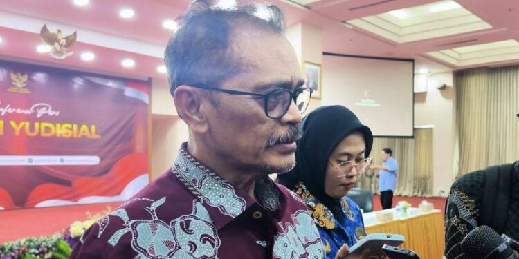 Anggota KY Bidang Rekrutmen Hakim, Andi Muhammad Asrun. ANTARA/Devi Nindy/am.
