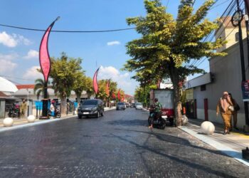 Suasana kawasan food street di Jalan Kartini dan Gatot Subroto