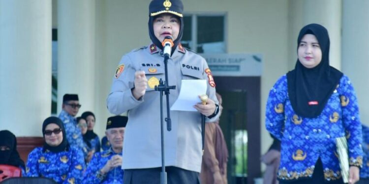 Kepala Badan Narkotika Nasional Provinsi (BNNP) Gorontalo, Brigjen Pol. Sri Bardiyati, saat memimpin apel Korpri Pohuwato, Kamis (16/07/2026) (Prokopim Pohuwato)