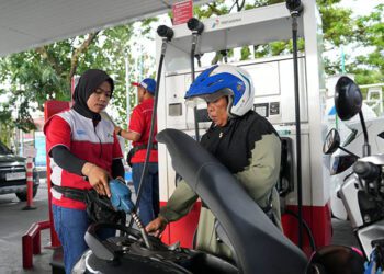 Pertamina Patra Niaga Regional Sulawesi terus memastikan penyaluran Bahan Bakar Minyak (BBM) di seluruh wilayah Sulawesi berjalan dengan aman, lancar, dan sesuai kebutuhan masyarakat.