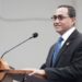 Kepala Eksekutif Pengawas Pasar Modal, Keuangan Derivatif, dan Bursa Karbon Otoritas Jasa Keuangan (OJK) Hasan Fawzi dalam Kuliah Umum Pasar Modal Syariah di Universitas Darussalam Gontor sebagaimana keterangan resmi di Jakarta, Jumat (03/07/2026). (OJK)