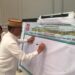 Bupati Ismet Mile saat menandatangani komitmen lintas sektor dan lintas program dalam rangka pencegahan dan pengendalian penyakit menular dan penyakit tidak menular, Rabu (15/7/2026). (Foto Indra/Gopos)