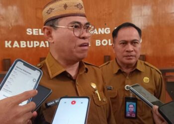 Sekda Iwan Mustapa saat diwawancarai awak media, Selasa (28/7/2026). (F.Istimewa)