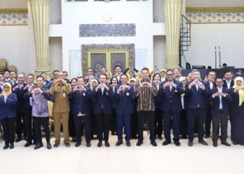 Bupati Jember Muhammad fawait berama Pengurus IKA Unair Cabang Jember
