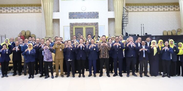 Bupati Jember Muhammad fawait berama Pengurus IKA Unair Cabang Jember