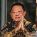 Jaksa Agung Muda Tindak Pidana Khusus (Jampidsus) Kejaksaan Agung Febrie Adriansyah memberikan salam usai menyampaikan keterangan saat konferensi pers di Kejaksaan Agung, Jakarta, Jumat (10/7/2026). ANTARA FOTO/Asprilla Dwi Adha/nz.