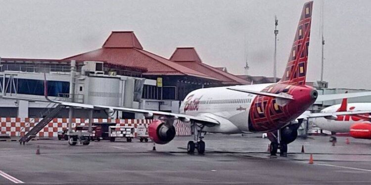 Pihak Bandara Internasional Sultan Hasanuddin membenarkan adanya insiden "powerbank" atau baterei penambah daya terbakar