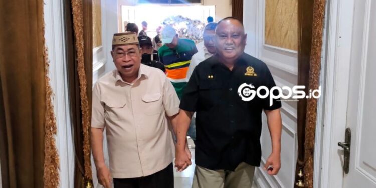 Rabu pagi tadi, Anggota DPR-RI, Rusli Habibie mengunjungi Adhan Dambea. 