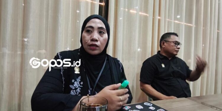 Kuasa hukum korban, Rizka Umar diwawancarai gopos.id.