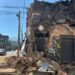 Seorang warga berjalan di dekat bangunan yang roboh setelah gempa bumi berkekuatan magnitudo 6,8 mengguncang Kolombia, menewaskan setidaknya 18 orang dan menyebabkan kerusakan di Pereira, Kolombia, Senin (10/8/2026). ANTARA/Anadolu Agency/Alexis Munera/aa.