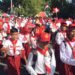 Para siswa saat mengibarkan bendera merah putih di Kawasan Centerpoint Bone Bolango, Senin (3/8/2026). (Foto Firsa/Gopos)