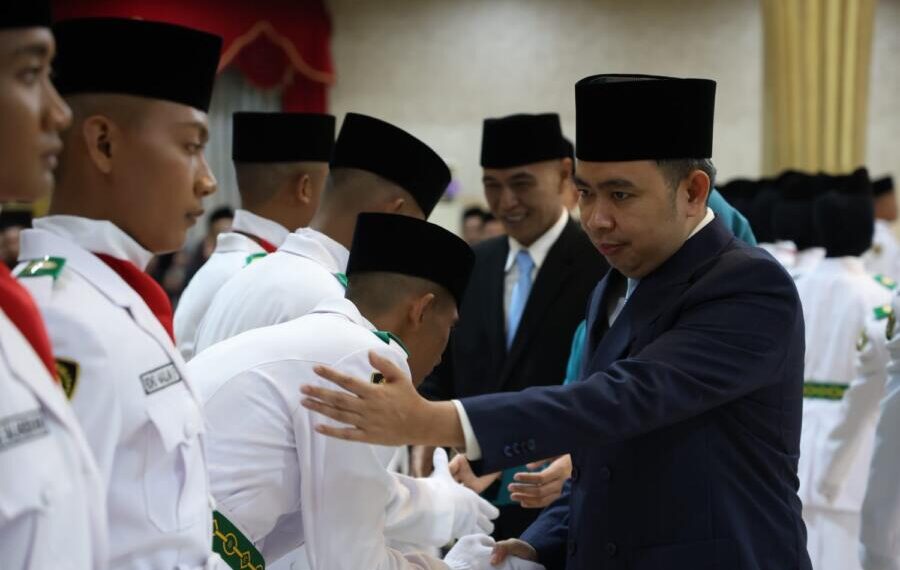 Bupati Jember Muhammad fawait usai mengukuhkan Paskibraka Jember 2026