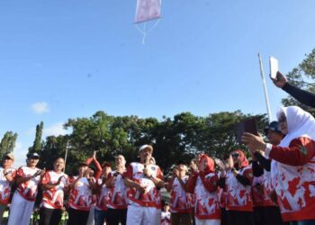 Pencanangan HUT RI ke-81 bersama seluruh pegawai di lingkungan Pemerintah Kabupaten Boalemo, (Prokopim Boalemo)