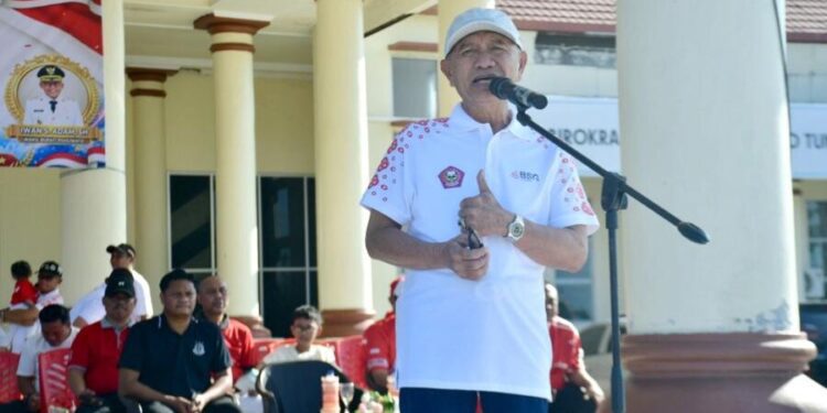 Bupati Pohuwato, Saipul Mbuinga, memberikan sambutan pencanangan HUT RI ke 81, Rabu (05/08/2026) (Iwan Karim Prokopim Pohuwato)