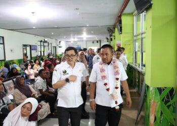 Wakil Ketua Ombudsman RI Rahmadi Indra saat mengunjungi RSD dr.Soebandi Jember