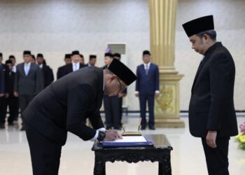 Bupati Jember Muhammad Fawait saat pelantikan dan rotasi pejabat Pemkab Jember di Pendopo Wahyawibawagraha, Jumat (28/8/2026).