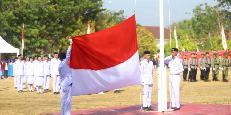 Upacara HUT ke-81 Kemerdekaan RI yang dilaksanakan di Lapangan Alun-Alun Bone Bolango, Senin (17/8/2026). (Foto Onal/Prokopim)