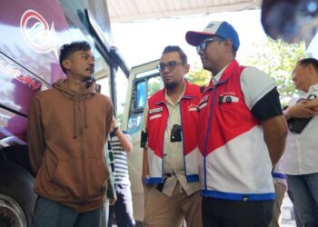 PT Pertamina Patra Niaga Regional Sulawesi bersama DPD Hiswana Migas Wilayah VII Sulawesi meninjau langsung sejumlah SPBU di Kota Makassar, Minggu (2/8/2026) untuk memastikan kondisi stok Biosolar di SPBU tetap tersedia dan distribusi berjalan sesuai rencana.