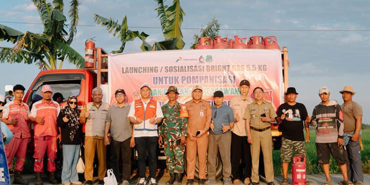 Bupati Sidenreng Rappang, H. Syaharuddin Alrif, bersama jajaran Pertamina Patra Niaga Regional Sulawesi dan perwakilan kelompok tani menghadiri sosialisasi penggunaan Bright Gas 5,5 kg sebagai bahan bakar pompa air irigasi di Kabupaten Sidrap, Selasa (4/8/2026). Program ini diharapkan menjadi solusi energi yang mendukung produktivitas pertanian di tengah musim kemarau.