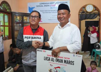 Pertamina Patra Niaga Regional Sulawesi menyerahkan bantuan kepada LKSA sebagai bentuk kepedulian terhadap anak-anak dan pengelola lembaga tersebut.