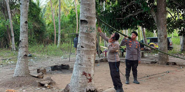 Polsek Popayato menggerebek lokasi yang diduga menjadi tempat judi sabung ayam di Desa Milongoda’a, Kecamatan Popayato Timur, Kabupaten Pohuwato, Ahad (16/8/2026).