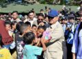 Presiden Prabowo Subianto meninjau posko pengungsian di Lapangan Berdikari, Kabupaten Nagekeo, Provinsi Nusa Tenggara Timur (NTT), pada Rabu, 26 Agustus 2026. Foto: BPMI Setpres/Laily Rachev